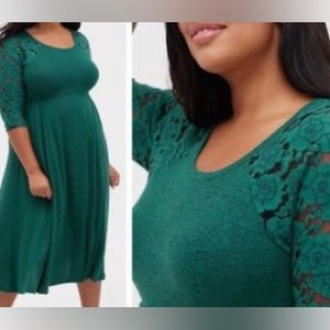 Torrid Size 3 Green Lace Sleeve Super Soft Dress